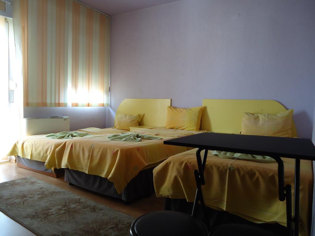 Dionis Hotel Petrich  Habitación foto
